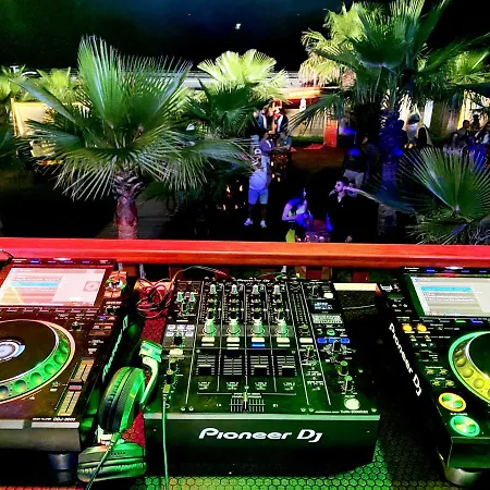 Sunthalia & Ultra Adults Only Party 5* Sidé