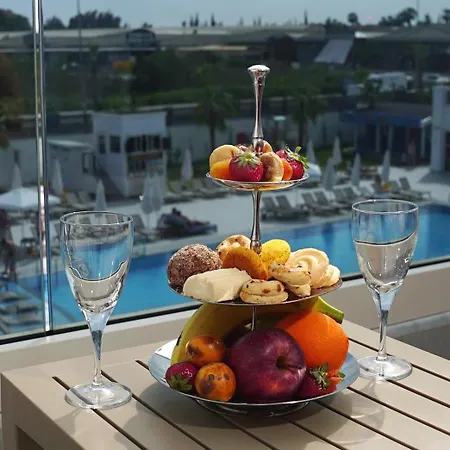 Hotel Sunthalia & Ultra Adults Only Party Side